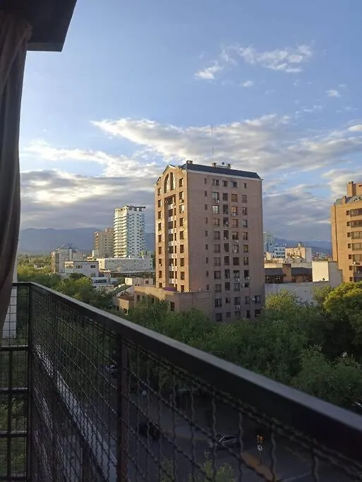 Excelente Ubicacion En Av Colon, Balcon Y Cochera Mendoza Apartment
